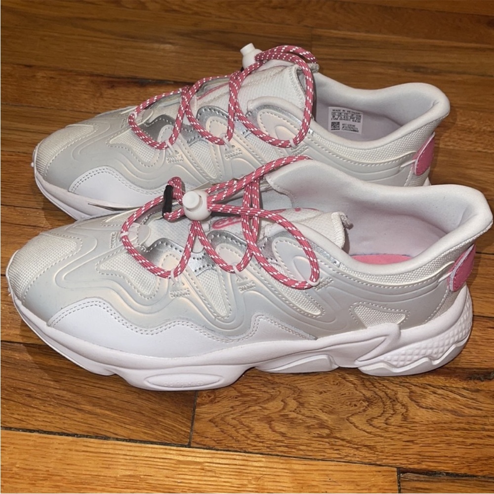 Adidas Sneakers
